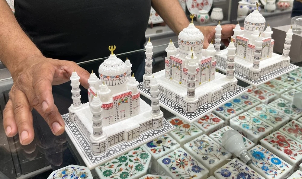 taj0.jpg