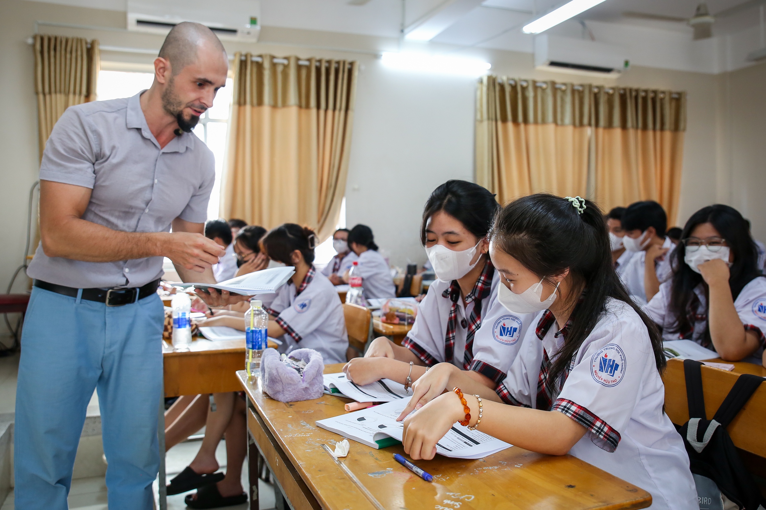 Học sinh TP.HCM học tiếng Anh với giáo viên nước ngoài