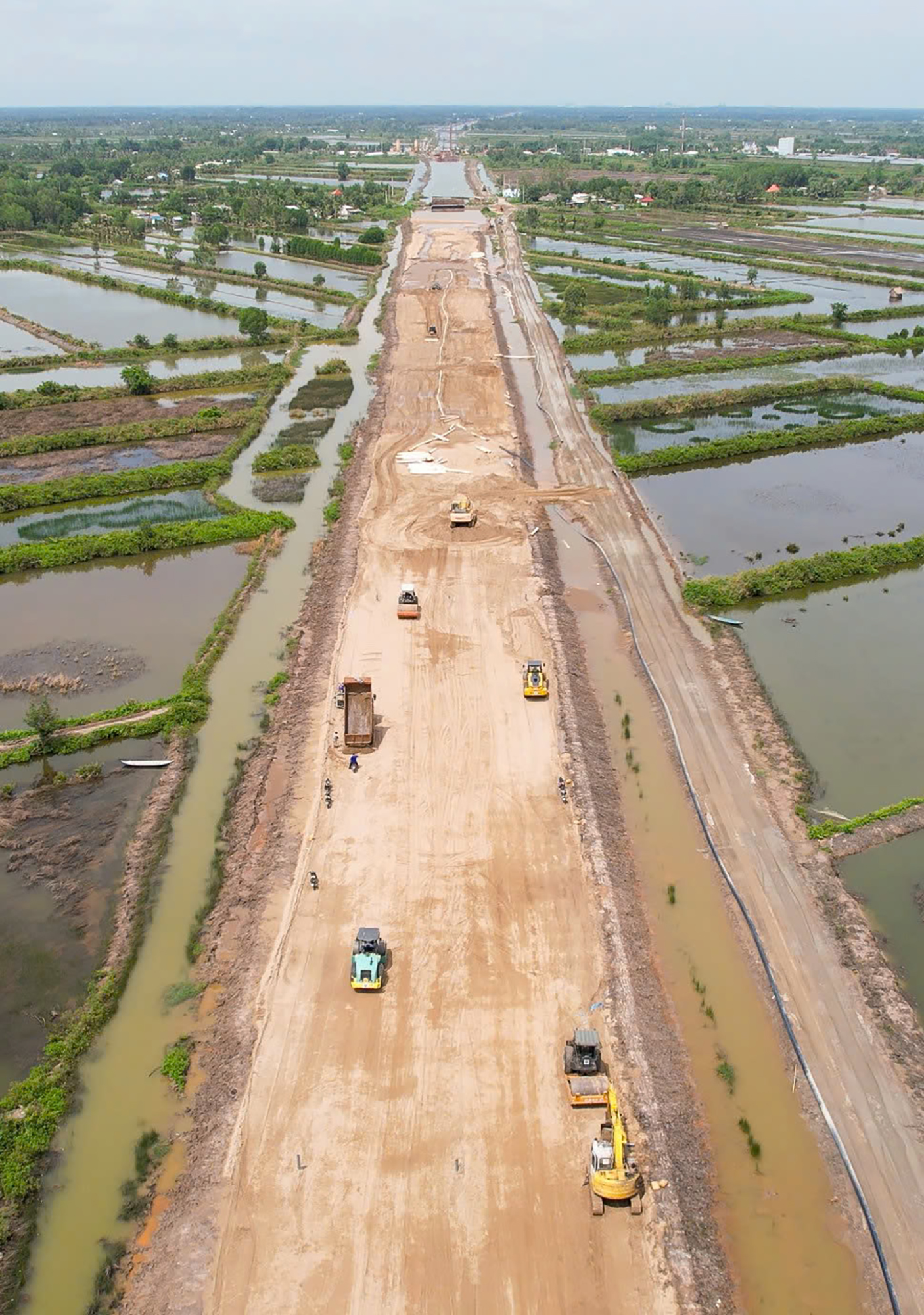 Giá trên trời, nhà thầu cao tốc khó nhập khẩu cát- Ảnh 2.