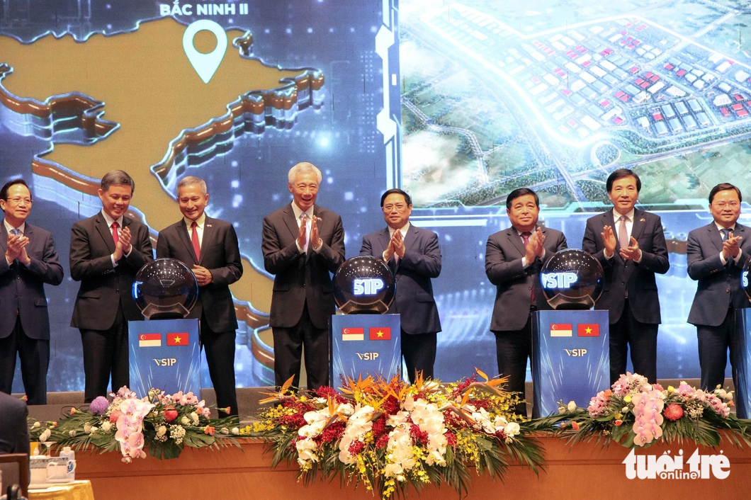 Los primeros ministros de Vietnam y Singapur inauguran nuevos parques industriales VSIP