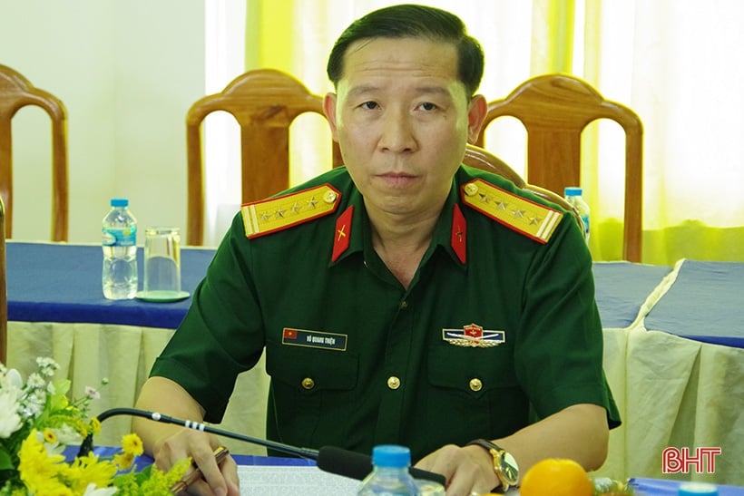 Le commandement militaire de Ha Tinh et de Bolikhamxay saisit la situation et échange proactivement des informations.