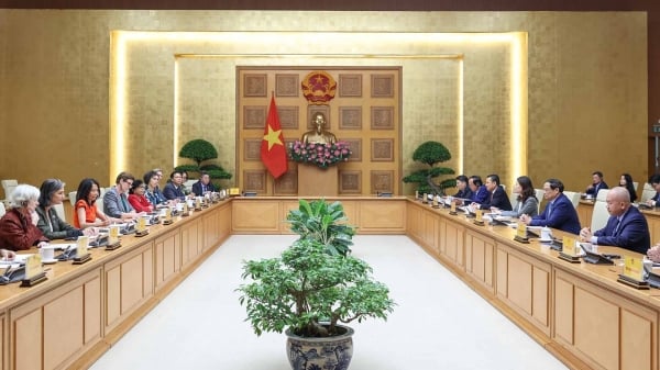 El Primer Ministro recibe al Coordinador Residente y a los jefes de organizaciones de las Naciones Unidas en Vietnam