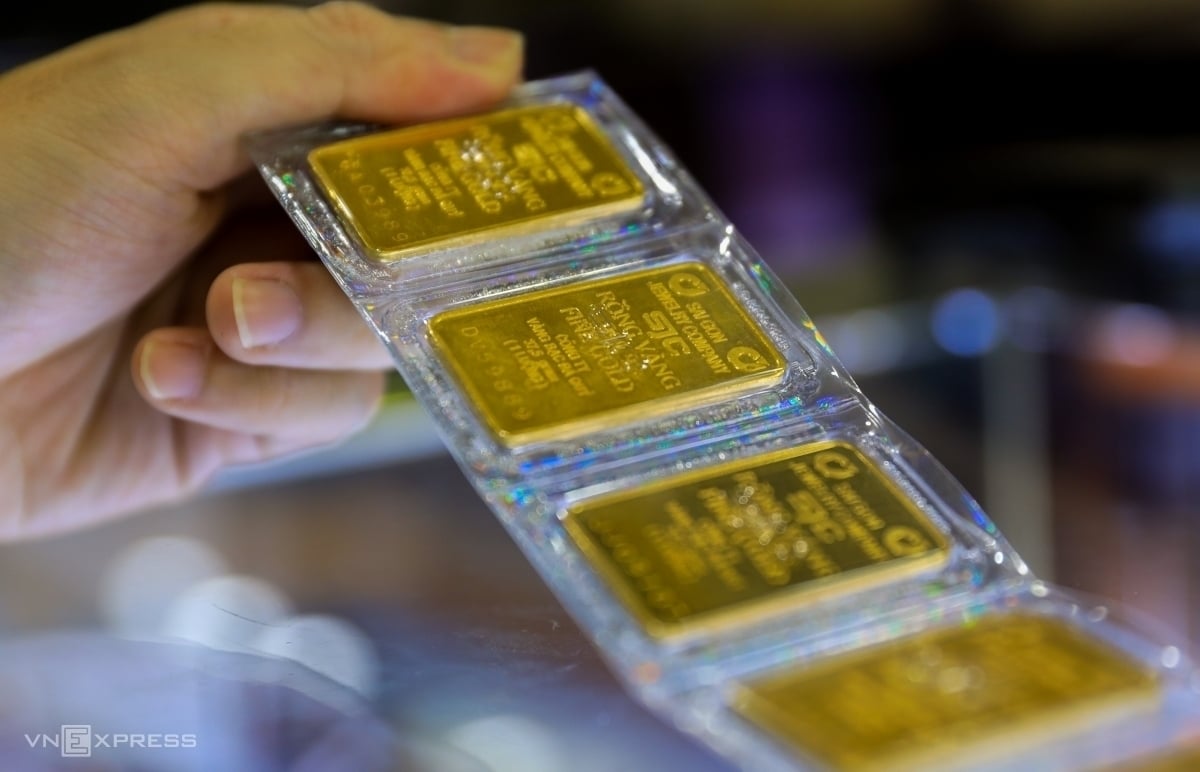 From June 3, where can people in Hanoi and Ho Chi Minh City buy gold bars?