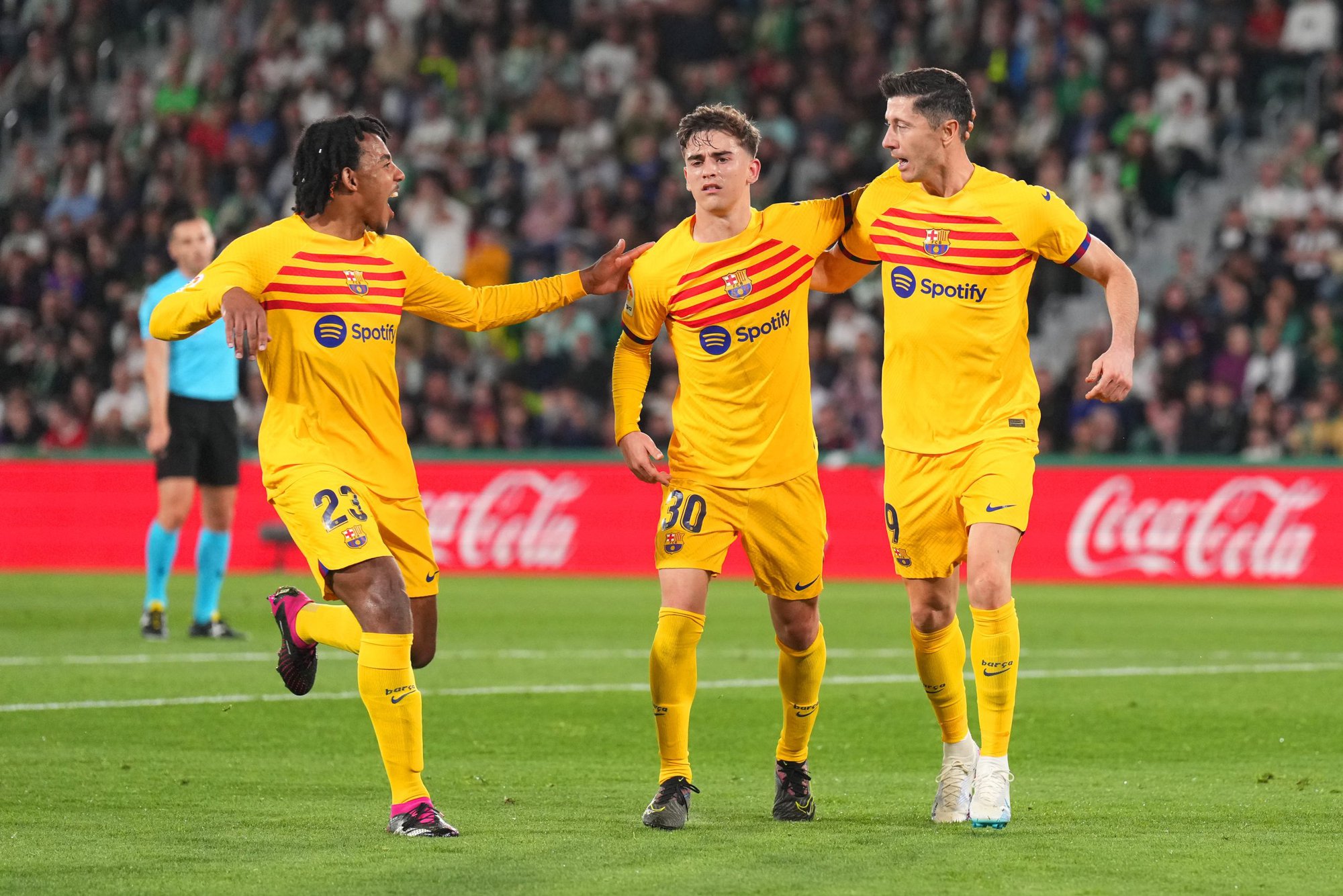 Barcelona tăng tốc về đích sớm La Liga - Ảnh 1.