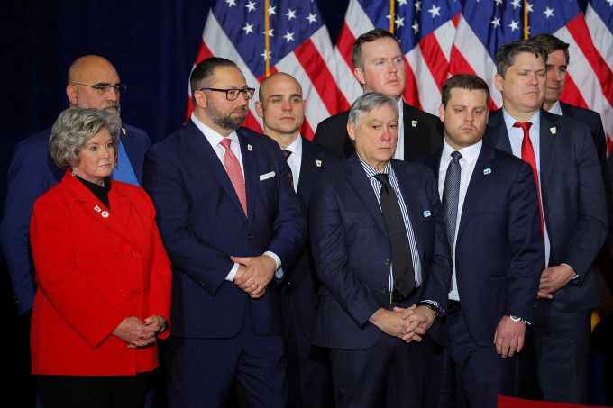 From left to right: Chris LaCivita, Susie Wiles, Jason Miller and other officials in the DonaldTrump campaign in Iowa on January 15. Photo: Reuters