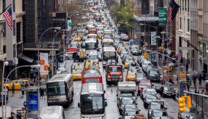 La ville de New York lance une tarification de la congestion malgré l'opposition