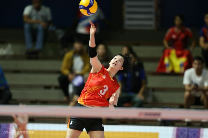 Thanh Thuy en el partido entre Vietnam e Indonesia en las semifinales de voleibol femenino de los Juegos del Sudeste Asiático en Camboya. Foto: Duc Dong