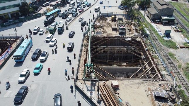 Wie ist der Tunnel unter der Giai Phong Straße nach zweijähriger Bauzeit? Foto 3