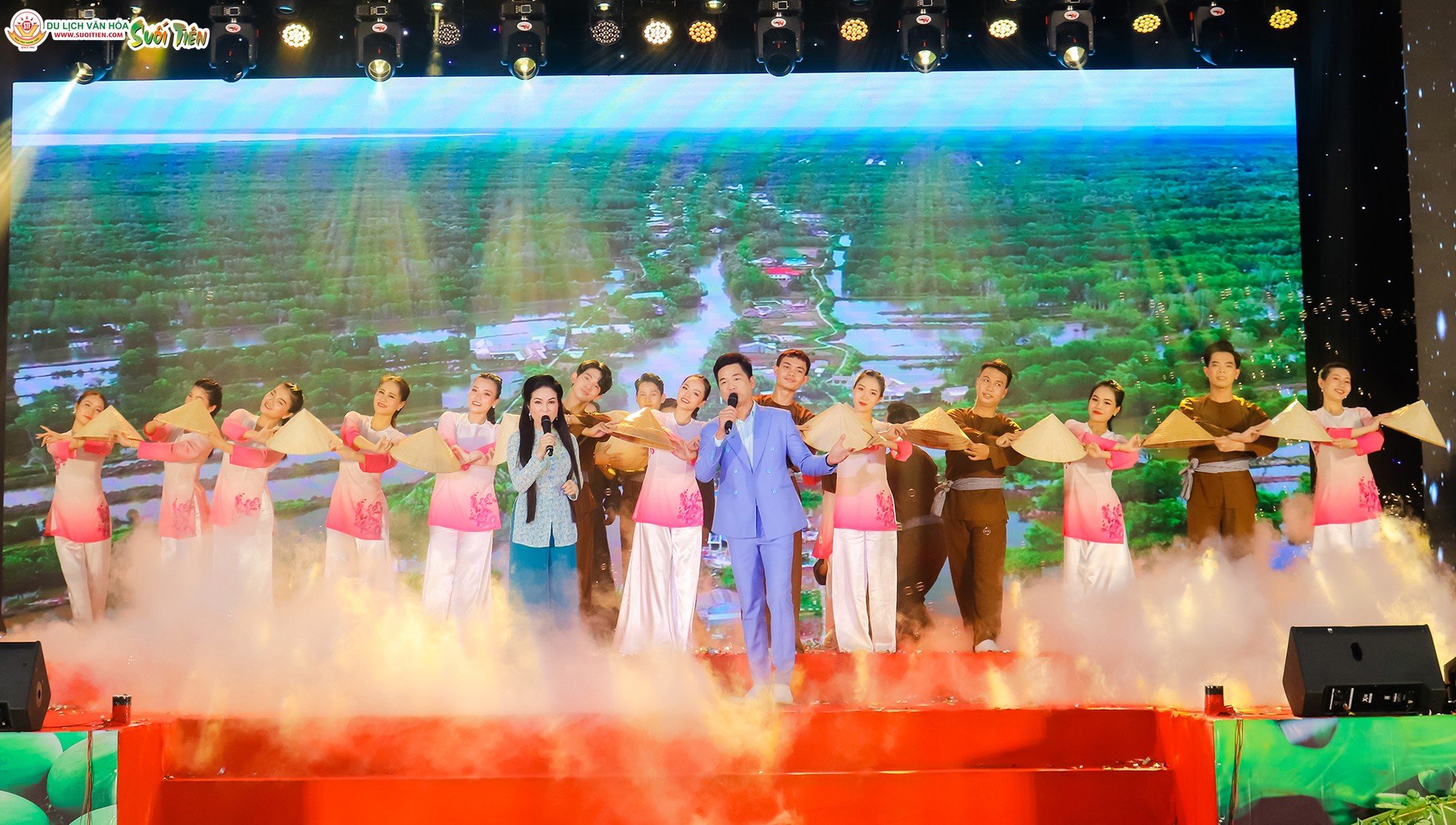 Le nouveau look de la zone touristique de Suoi Tien attire les touristes pendant les 4 saisons photo 15