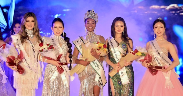 Anna Hoang, representing Vietnam, was crowned Miss Eco Teen runner-up in Egypt.