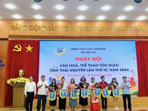 400 người tham gia ngày hội tôn giáo ở Thái Nguyên