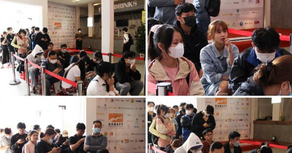 Young people line up in the sun to buy tickets to see 'Peach, Pho and Piano'