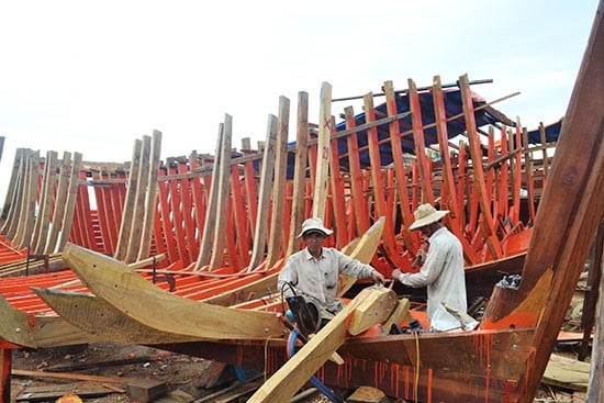 IFRC hỗ trợ đóng mới tàu đánh cá cho ngư dân ở Quảng Nam khai thác hải sản