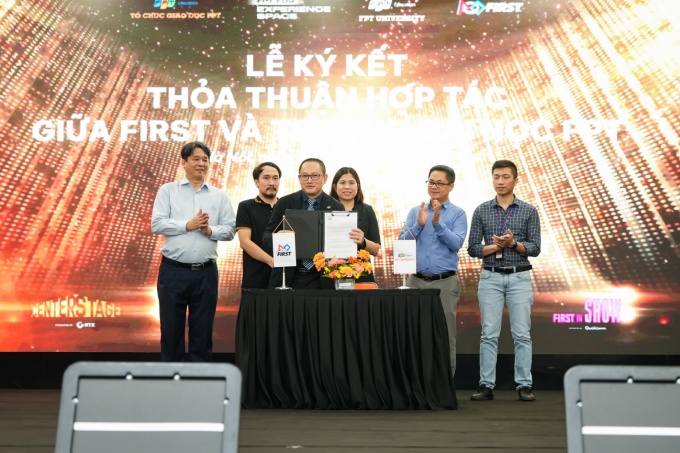 Trường Đại học FPT ký kết hợp tác với FIRST (Mỹ). Ảnh: Trường Đại học FPT