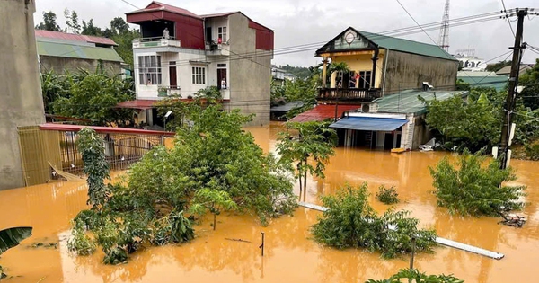 Lũ trên sông Thao tại Yên Bái lại lên nhanh, sắp trên báo động 3