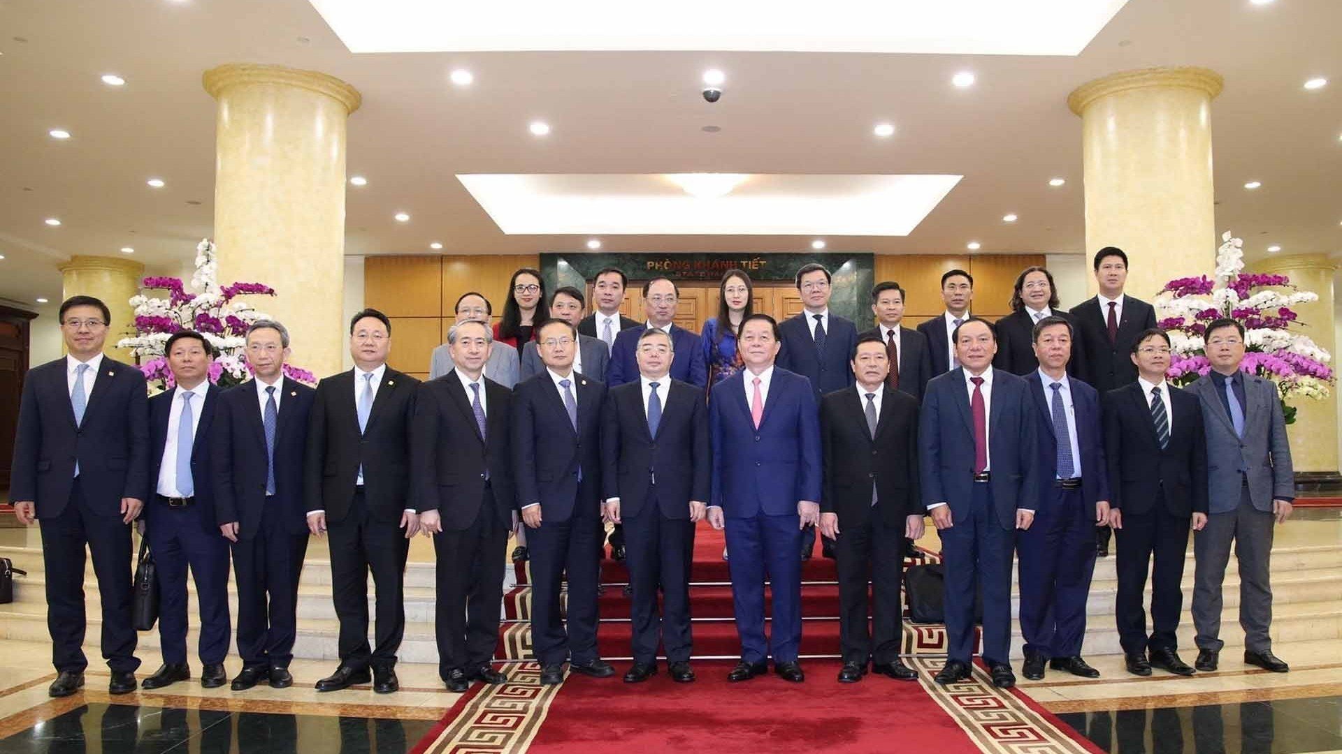 Vietnam and China strengthen experience sharing in theoretical research and Party building