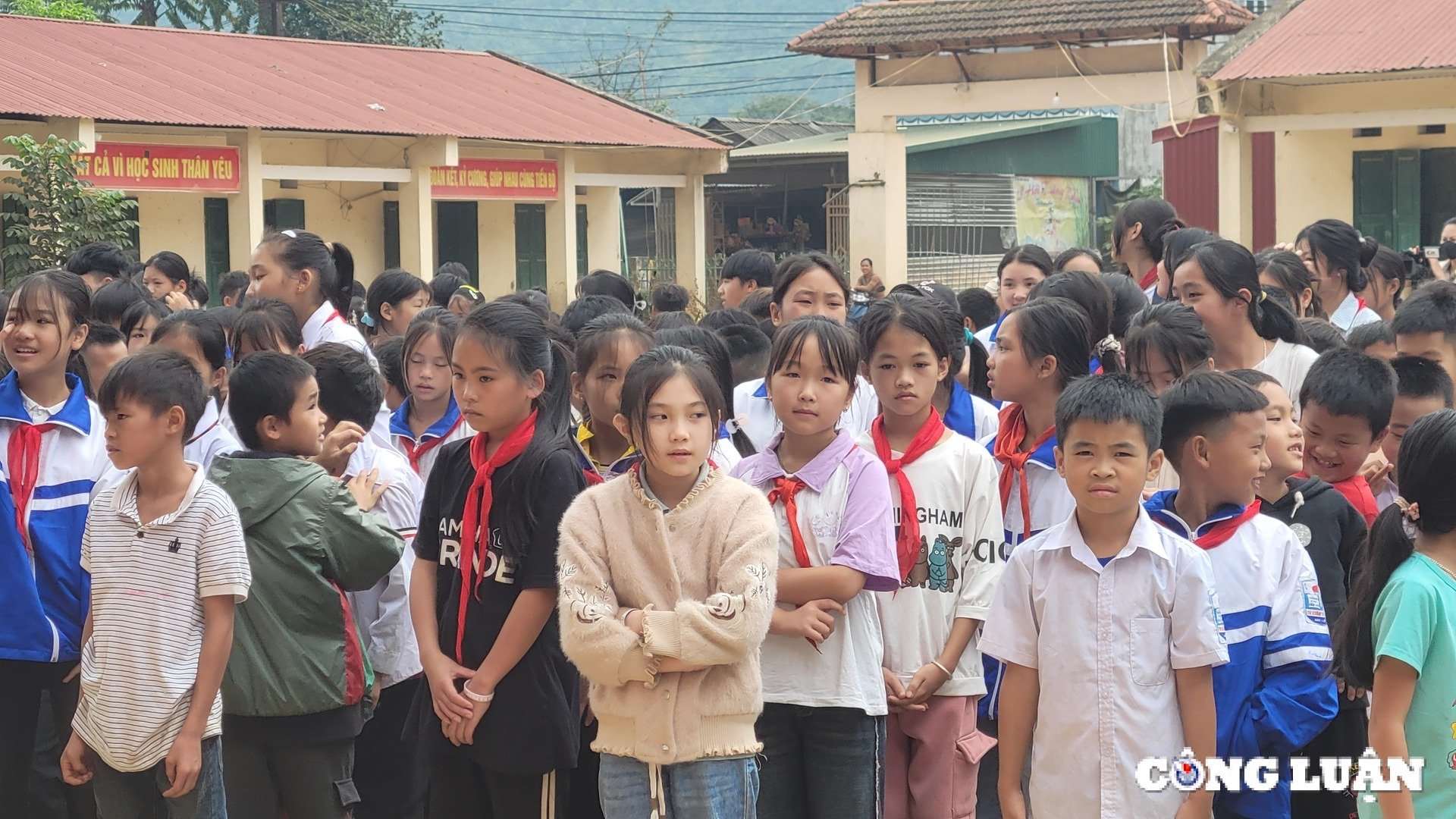 La Agencia de Noticias de Vietnam y el viaje a las zonas altas en la foto 4