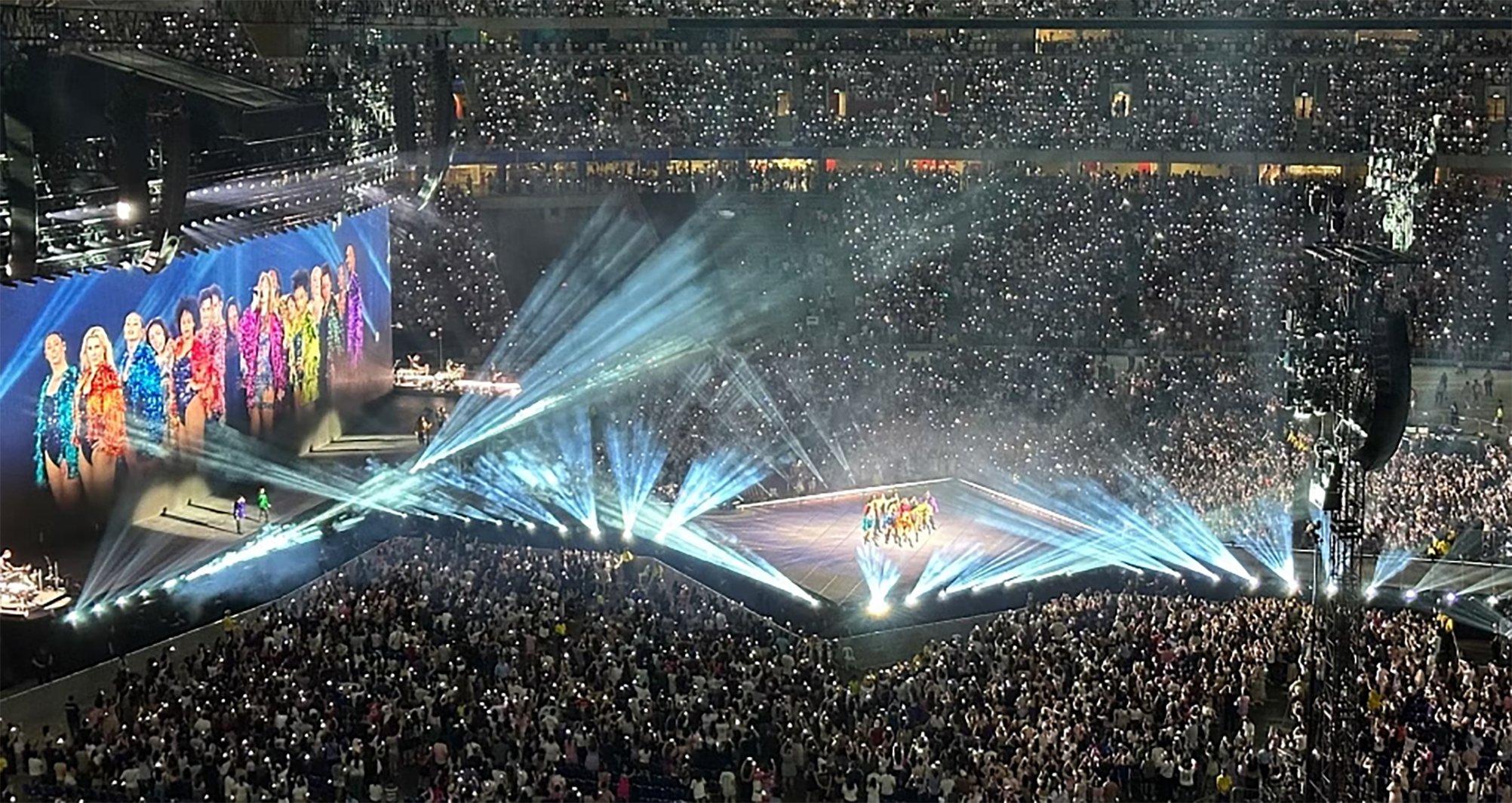 Phim ca nhạc 'Taylor Swift: The Eras Tour' tiếp tục phá kỷ lục khi phát trực tuyến- Ảnh 2.