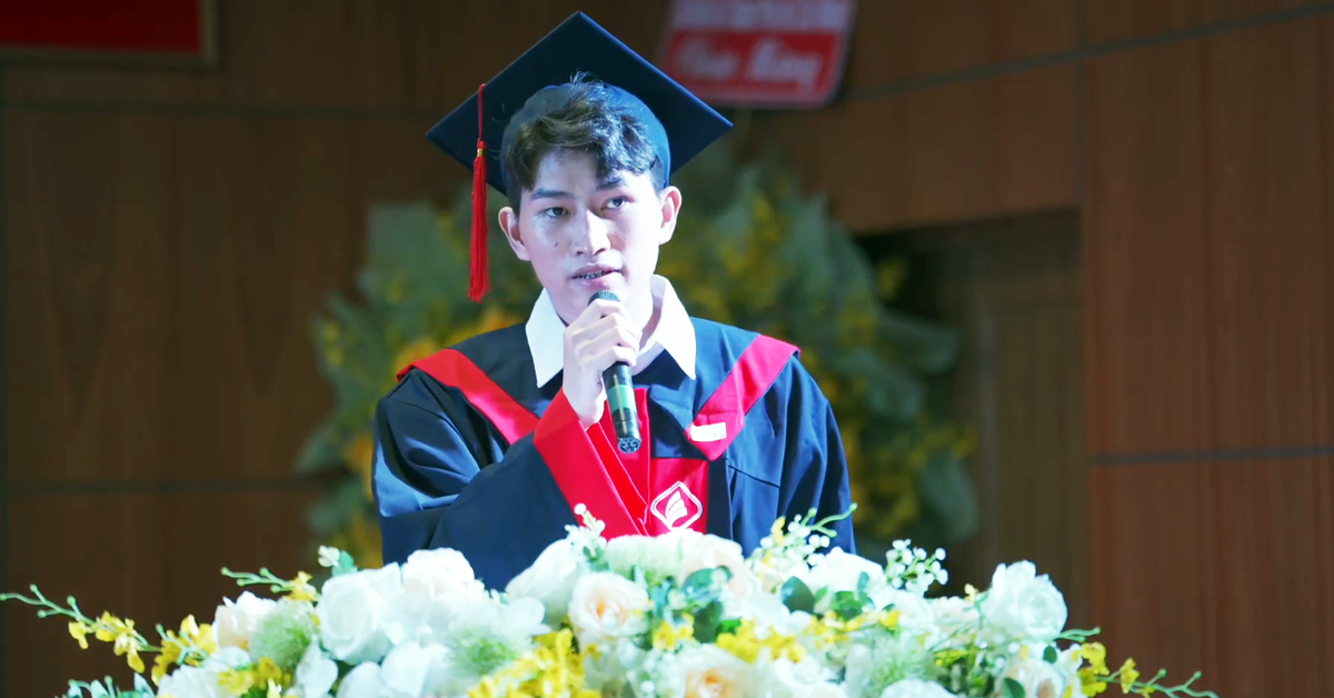 បានបញ្ចប់ការសិក្សាជា valedictorian នៃមហាវិទ្យាល័យបន្ទាប់ពី 2 ឆ្នាំនៃការសិក្សា, មានការងារនៅក្នុងវាលត្រឹមត្រូវចាប់តាំងពីថ្ងៃនិស្សិត។