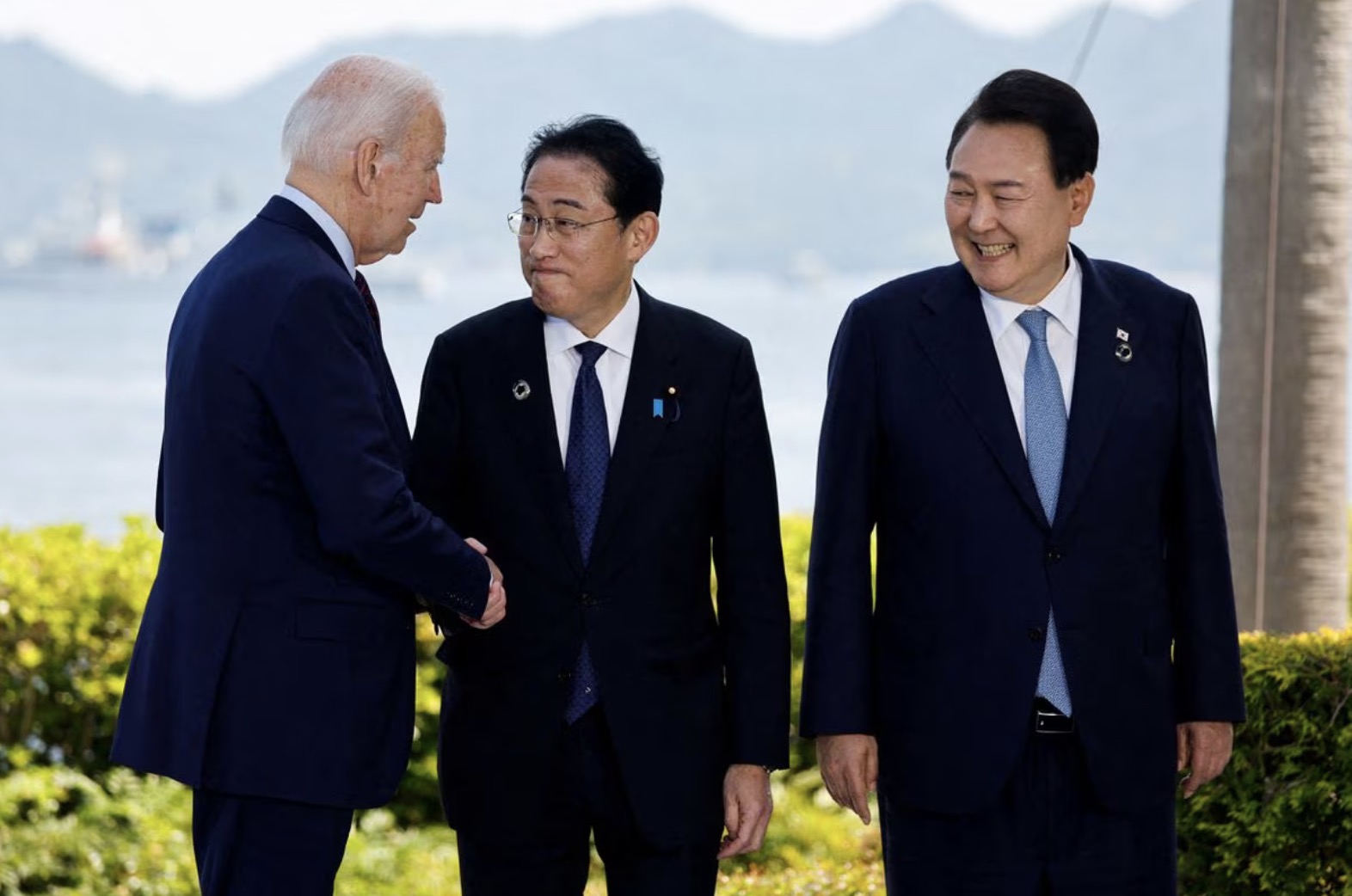 Los líderes de Estados Unidos, Japón y Corea del Sur se reúnen en Thuong Dinh. Foto 1 del G7.