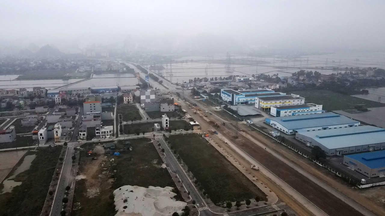 Công trường đường hành lang Đông Tây 3.600 tỷ đồng của Hà Nam ngày cận Tết- Ảnh 7.