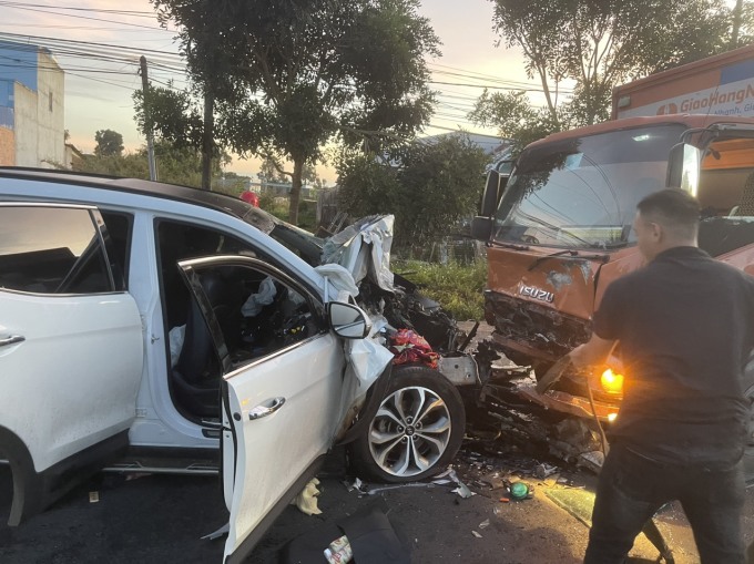 The scene of the accident on Highway 20 that killed 3 people, early morning of July 8. Photo: Hoai Thanh