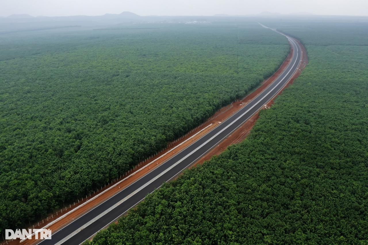 Cao tốc nối TPHCM - Phan Thiết hơn 2 giờ lái xe sắp khánh thành - 12