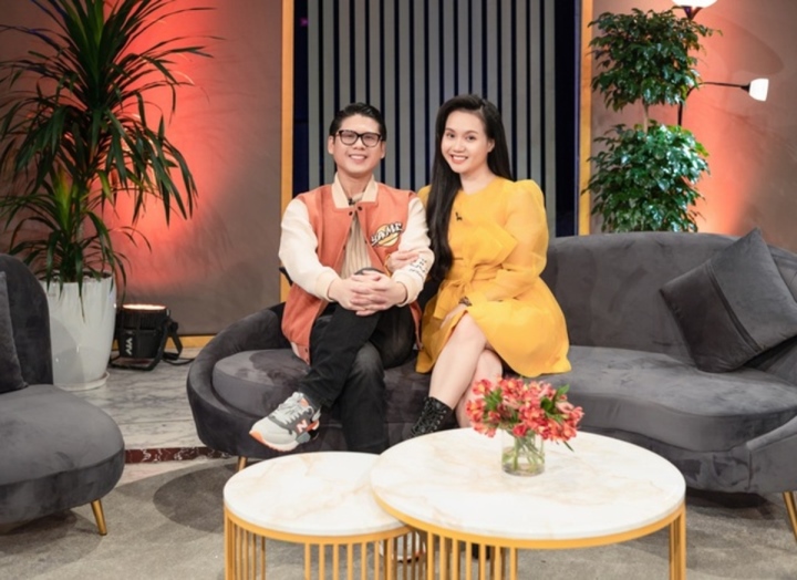 អ្នកនិពន្ធរឿង 'ត្រលប់មកហូប' លាតត្រដាងរឿងស្នេហាជាមួយប្តីតន្ត្រីករលើទឹកពោតស្ងោរមួយពែង - 1