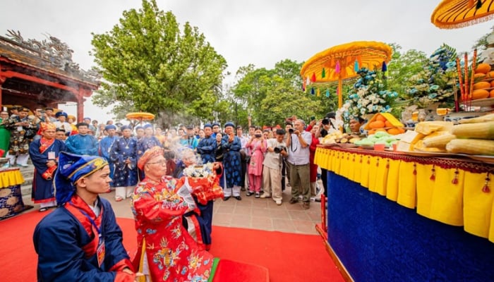 ពិធីបុណ្យប្រពៃណីព្រះបរមរាជវាំង Hue Nam គឺជាបេតិកភណ្ឌជាតិ