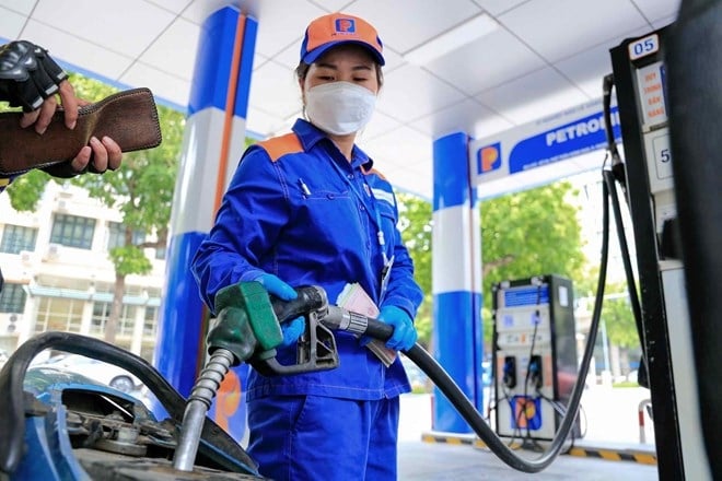 Petrolimex adjusts gasoline prices from 15:00 on September 12, 2024