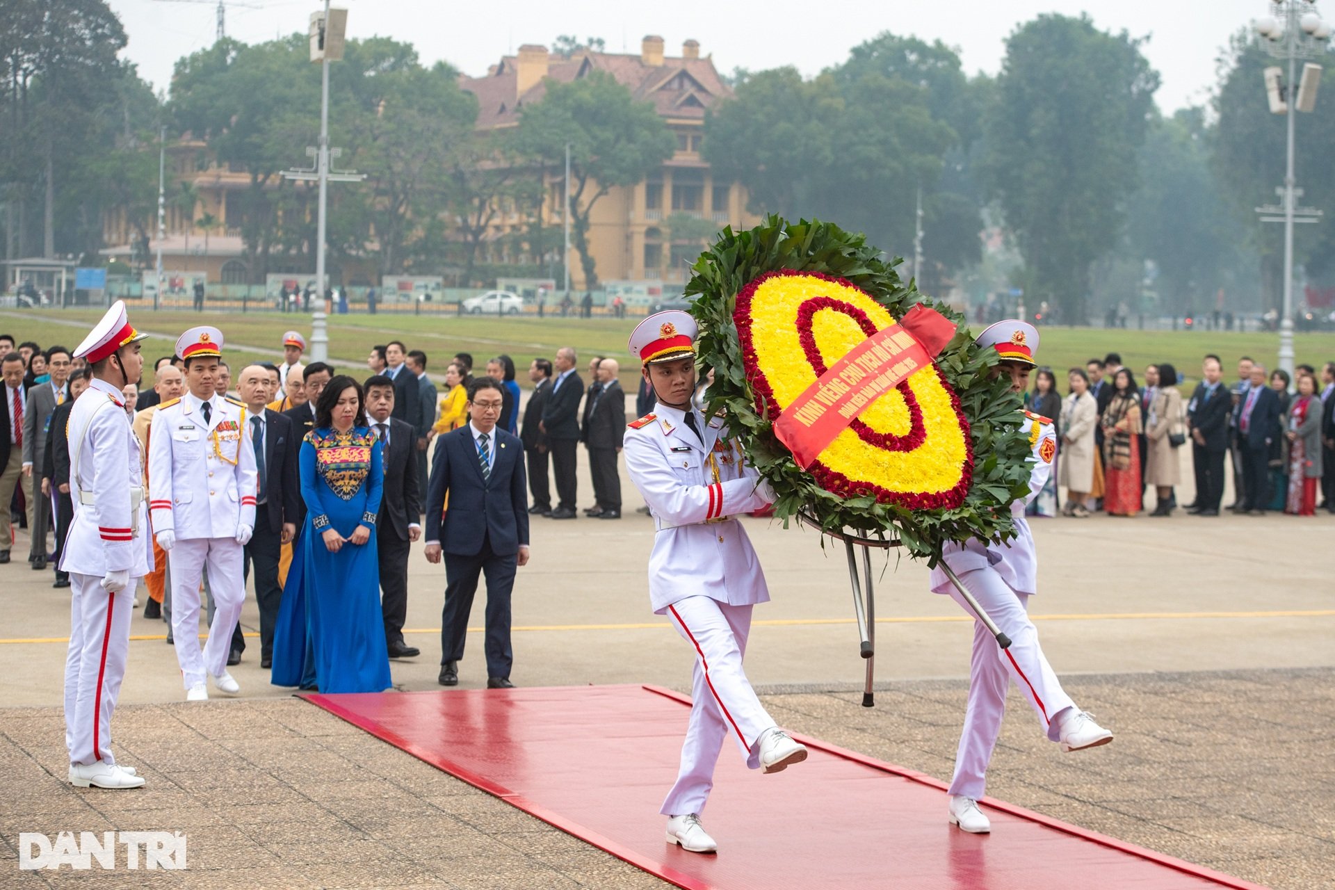 Chủ tịch nước Lương Cường thả cá vàng tiễn ông Công, ông Táo - 9