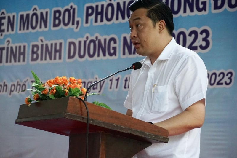 El Sr. Cao Van Chong, subdirector del Departamento de Cultura, Deportes y Turismo, habló en la ceremonia de inauguración.