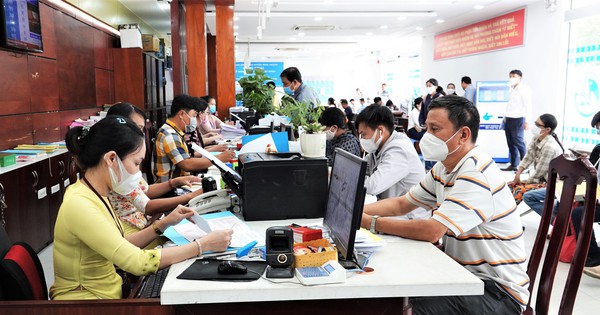 Ho Chi Minh City discovers hundreds of officials and civil servants evading and lacking responsibility