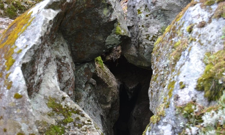 Decoding the mysterious knocking sound in a Finnish cave