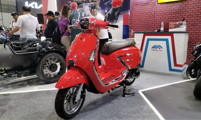 wmoto greta 150 scooter designed with electric like vespa price about 35 million dong image 1