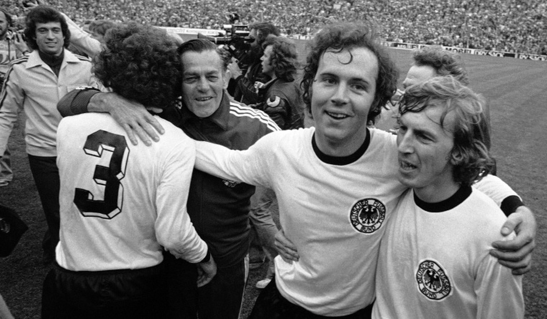 10 bức ảnh hiếm hoi trong cuộc đời bóng đá của Franz Beckenbauer