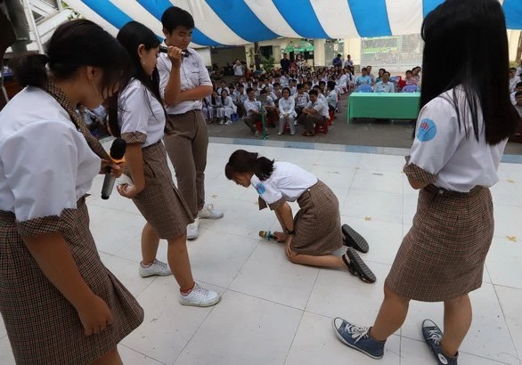 Học sinh đánh nhau, lột đồ: Giải pháp nào cho vấn nạn bạo lực học đường? - Ảnh 5.