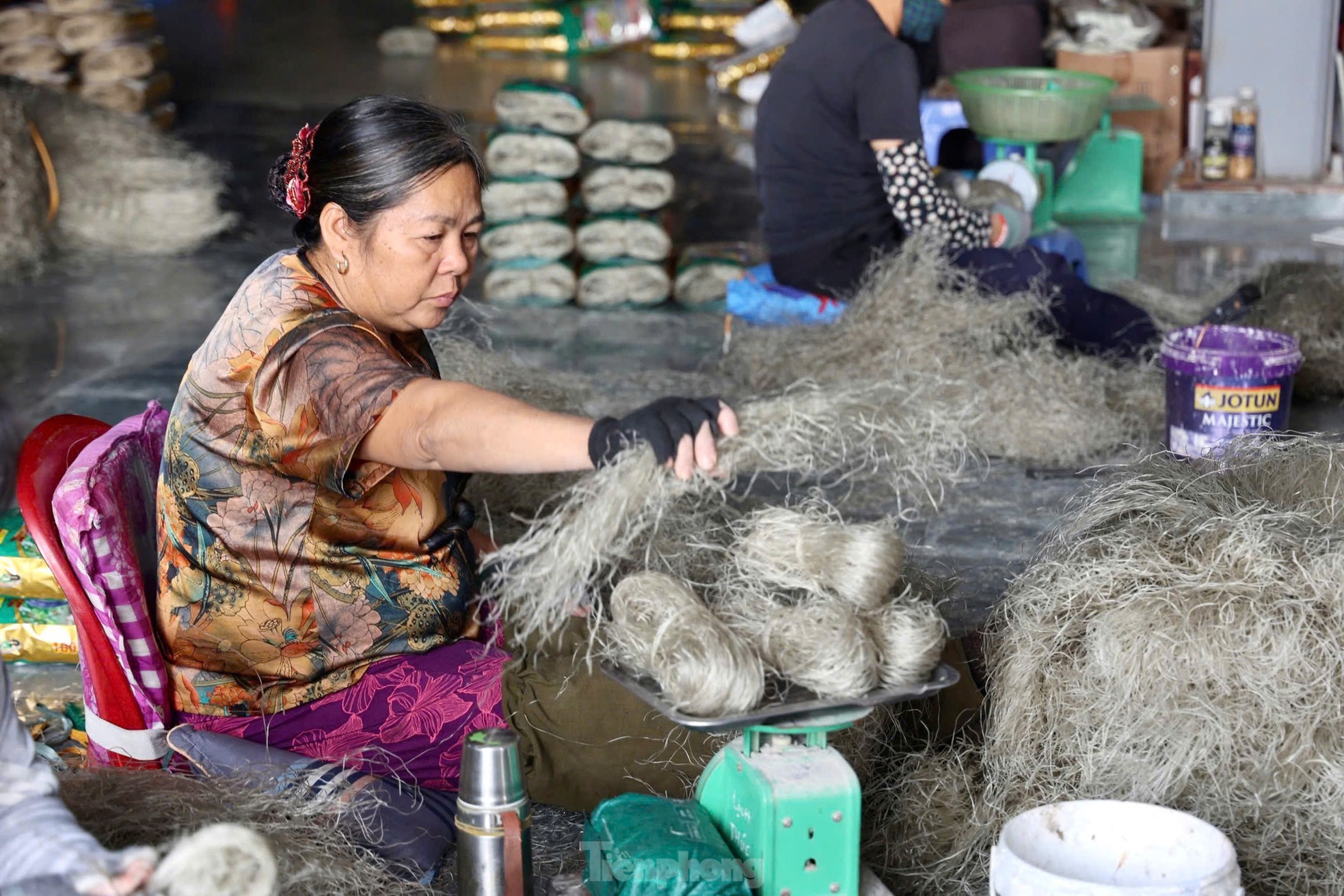 Bustling with Tet in Hanoi's famous vermicelli village photo 19