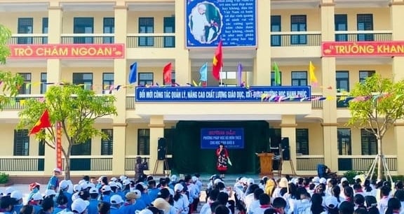 Los pilotos de la ciudad de Ha Tinh permiten a los estudiantes de secundaria tomarse el sábado libre