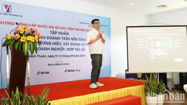 Schulung zu digitalen Geschäftsfähigkeiten für Unternehmen in der Provinz Ninh Thuan, Foto 3