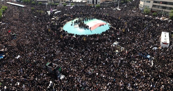 Crowds in Tehran bid farewell to late Iranian President