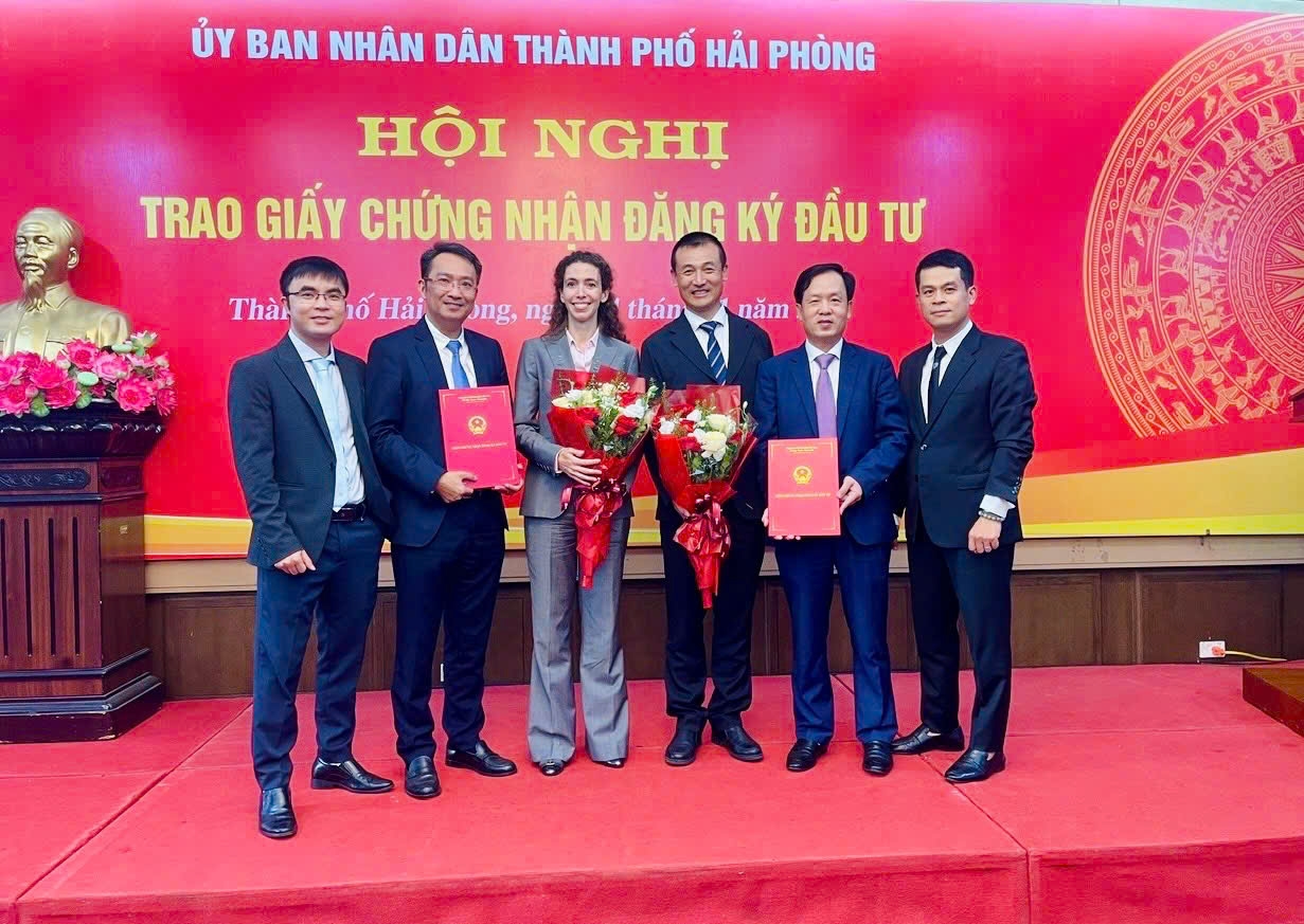 Octroi de certificats d'investissement à 2 projets de joint-venture au port de Hai Phong