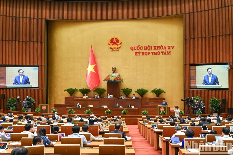 Communiqué de presse n°19, 8e séance, 15e Assemblée nationale