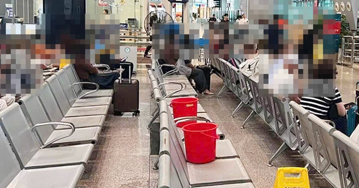 Vinh International Airport explains the use of buckets to collect rainwater at Terminal T1