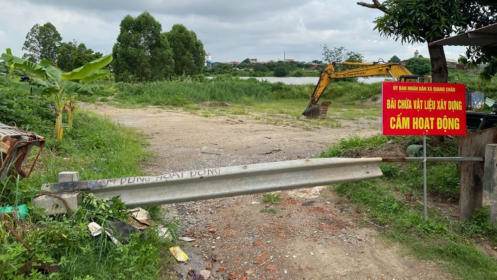 Des troupes déployées pour combler les pentes et ériger des barrières sur les quais et les chantiers illégaux