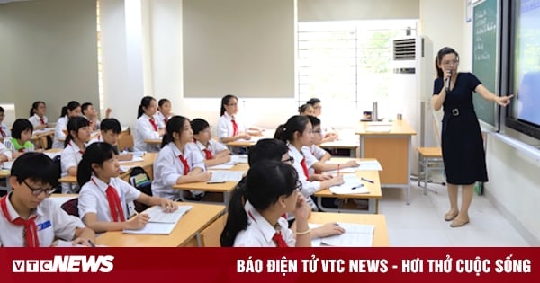 Tăng 70.000 học sinh trong năm tới, Hà Nội giải quyết bài toán quá tải thế nào?