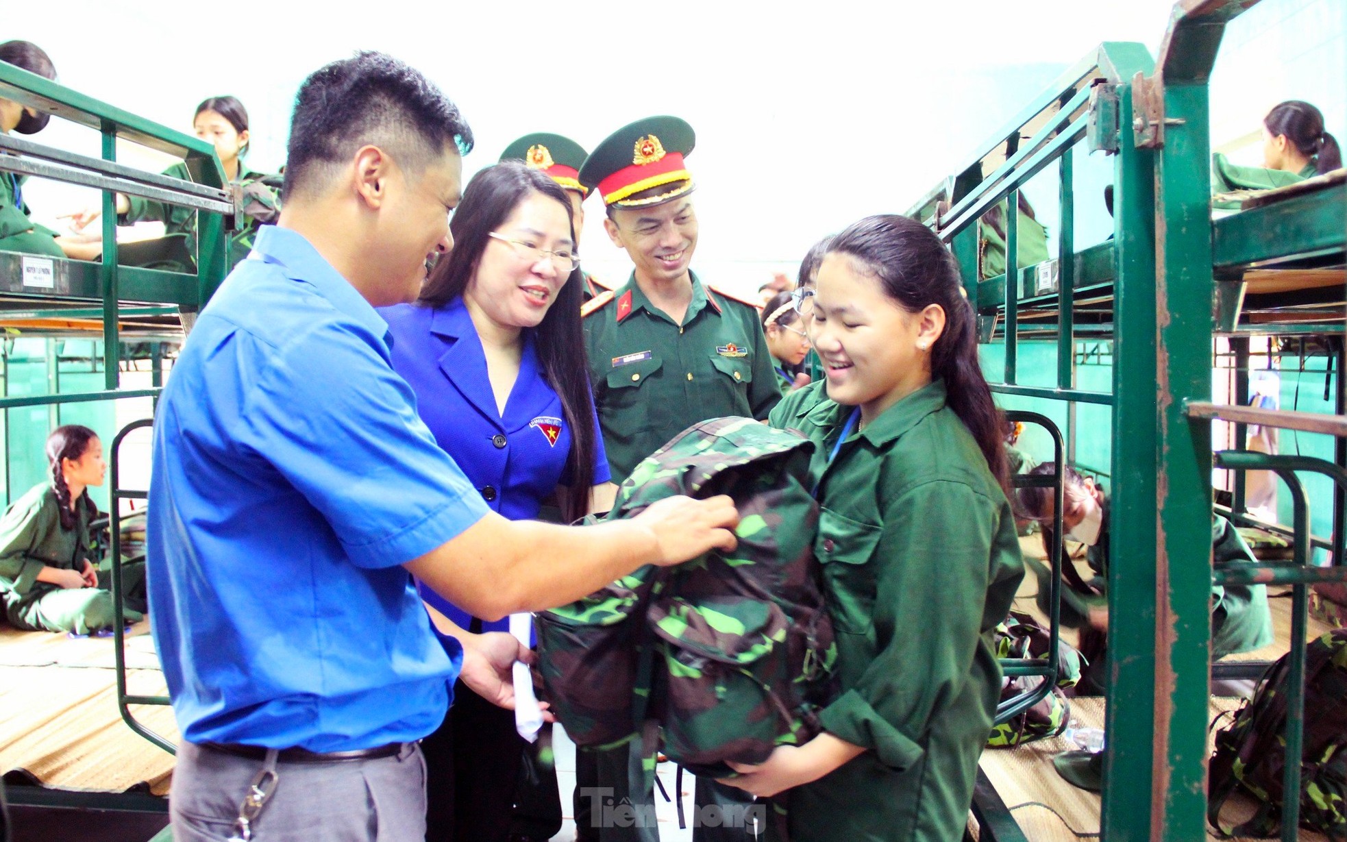 Chiến sĩ nhí Nghệ An phấn khởi bước vào khóa huấn luyện Học kỳ trong quân đội ảnh 11