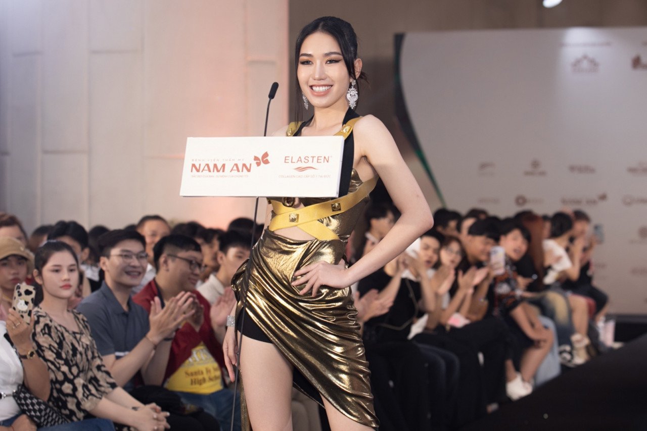 Miss Grand Vietnam 2023៖ បេក្ខនារី​ជាច្រើន​បាន​ហៅ​ឈ្មោះ និង​សូត្រ​កំណាព្យ លើក​ឡើង​សំឡេង ៦