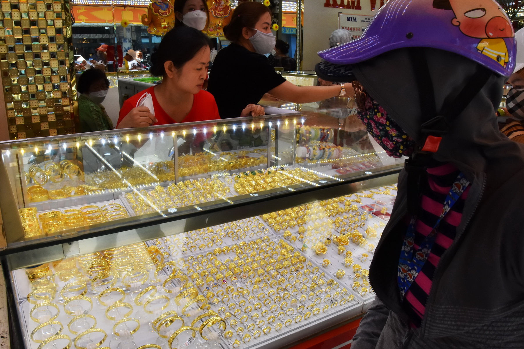 Giá vàng hôm nay, 23-5: Rơi thẳng đứng!- Ảnh 1.