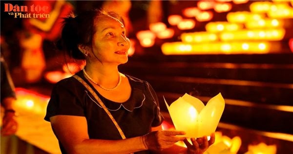 Lantern Festival on the legendary Luc Dau River